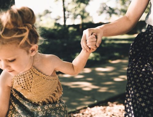 La justicia exige “razones poderosas” para negar un cambio de turno a una madre trabajadora
